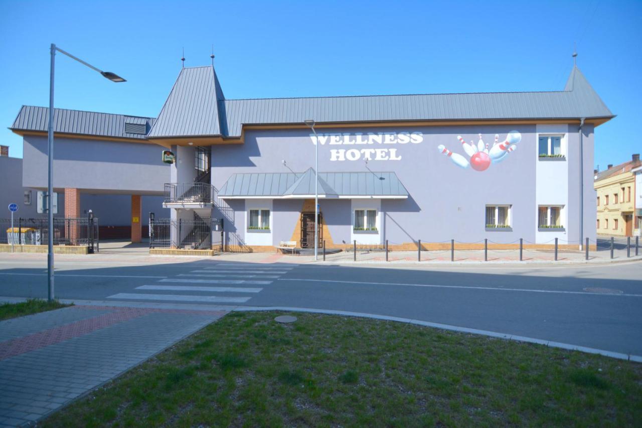 Hotel Tatra Nový Bydžov Exteriér fotografie