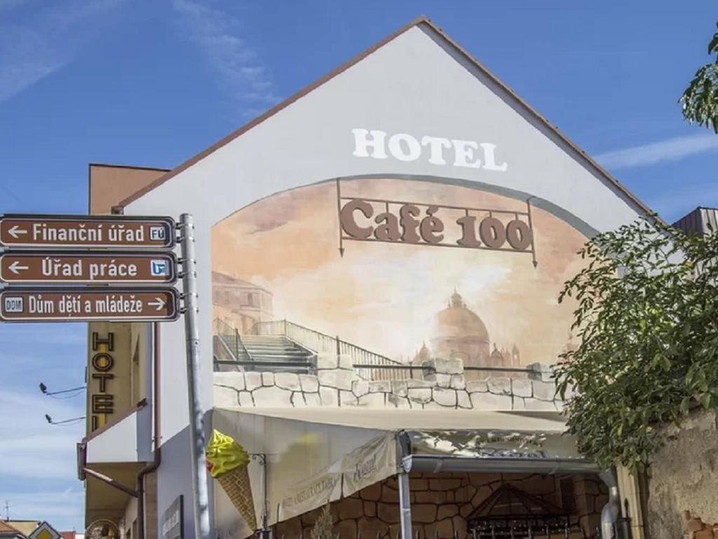 Hotel Tatra Nový Bydžov Exteriér fotografie